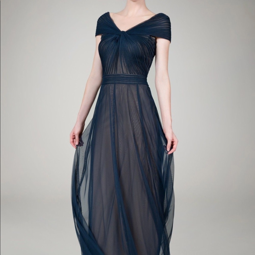 NWT Tadashi Shoji size 6 Gown